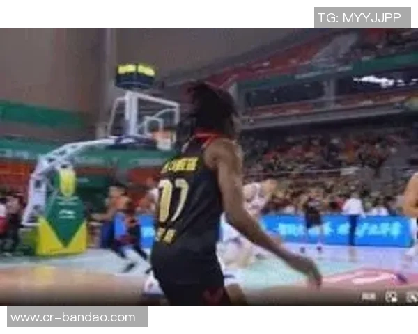 特奎维恩史密斯砍下41分10篮板媒体人称其为归化新星太吸引人