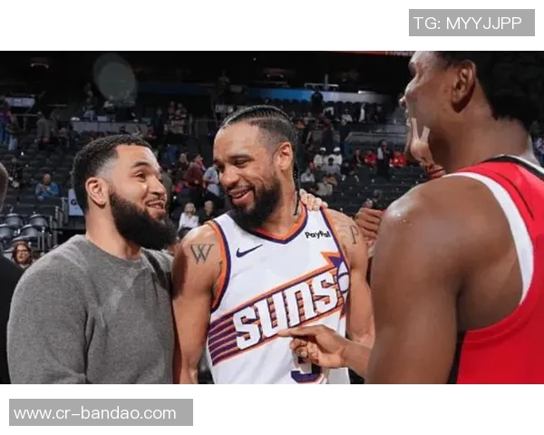 狄龙与火箭球员深情拥抱展现真爱情怀温暖全场